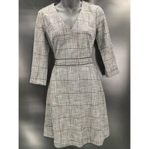 Banana Republic Gray Plaid 3/4 sleeve V-neck Classic Fit & Flare Dress Size 2